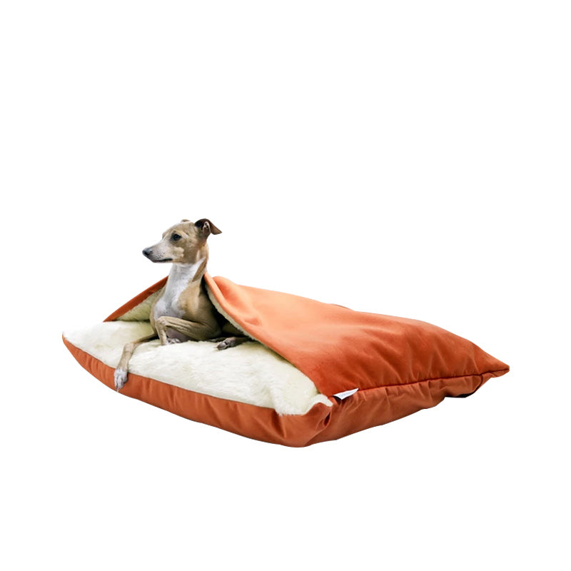 High-quality sleeping bag for furry friends